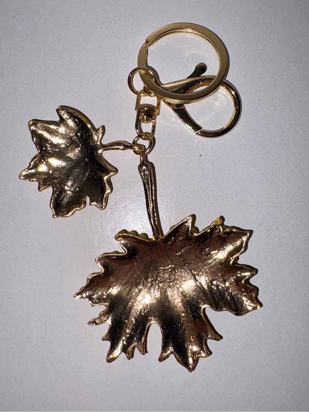 Golden Hour Maple Leaf Keychain - Sparkling Fall Accessory - Picture 5 of 7